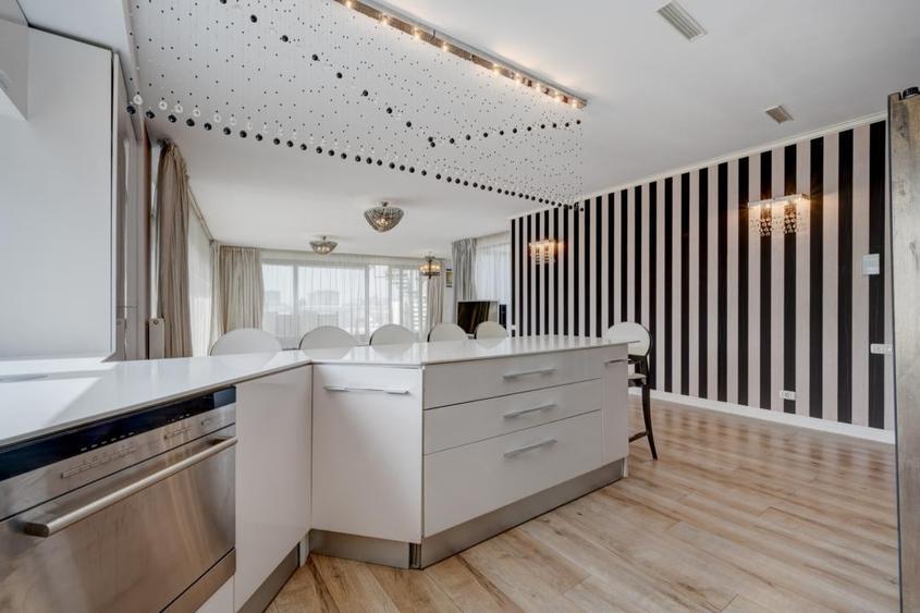Penthouse cu 3 camere decomandat, mobilat în Ultracentral