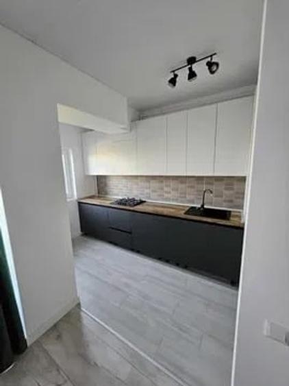 Apartament cu 2 camere semidecomandat, mobilat în Tătărași