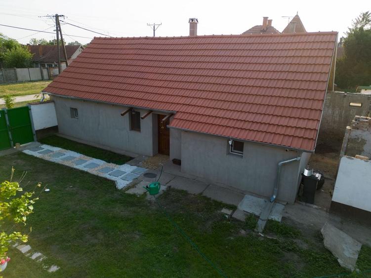Casă individuală cu 3 camere cu Canalizare în Turnu