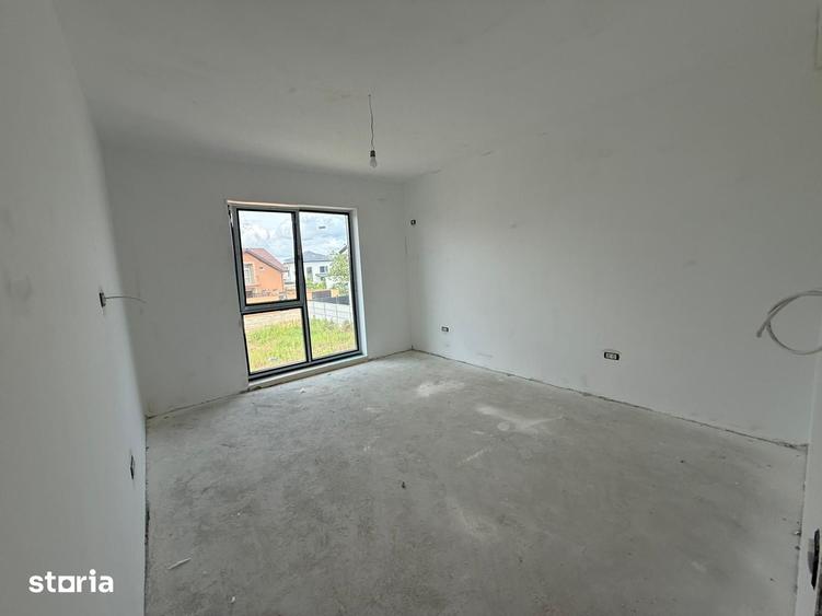 Casă cu 4 camere cu Teren 250 Mp în Ghencea