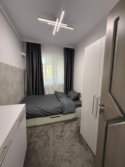Apartament cu 3 camere decomandat în Micro 6
