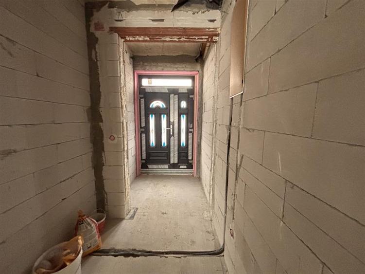 Duplex cu 5 camere cu Canalizare în Cantemir