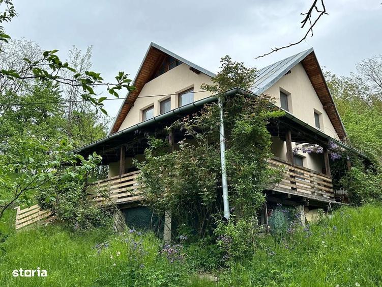 Casă cu 4 camere în Drajna