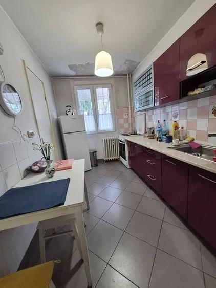 Apartament cu 3 camere decomandat în Brâncoveanu