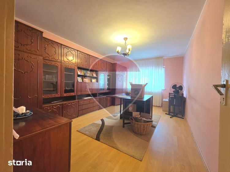 Apartament cu 2 camere decomandat în Vitrometan