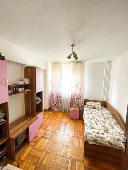 Apartament cu 3 camere decomandat în Nord