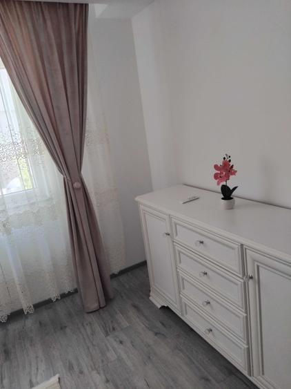 Apartament cu 2 camere semidecomandat în Siminicea