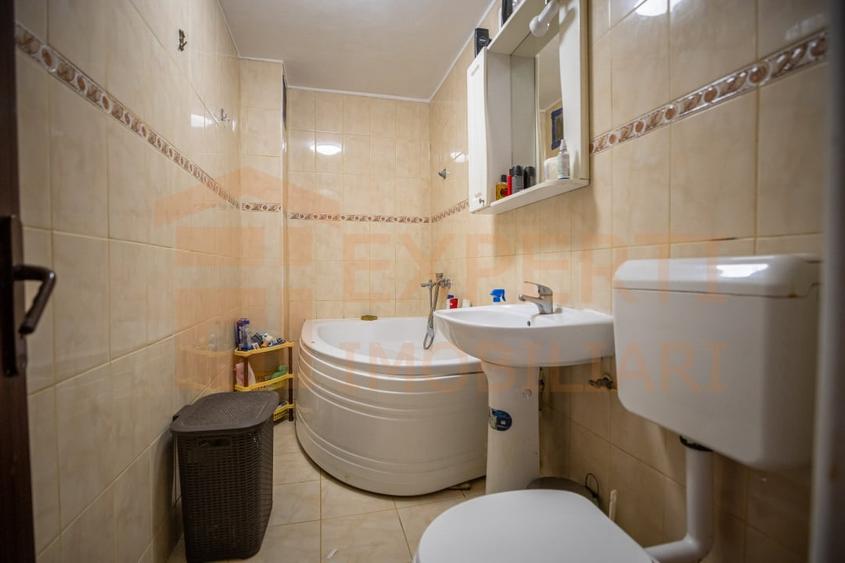 Apartament 2 camere de vânzare în zona Pod Butelii - Blocul SR - 7