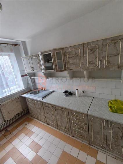 Apartament cu 3 camere decomandat, mobilat în 23 August