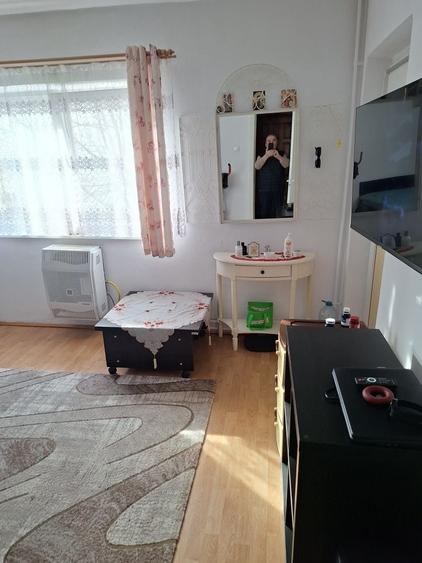 Garsonieră decomandată în Central