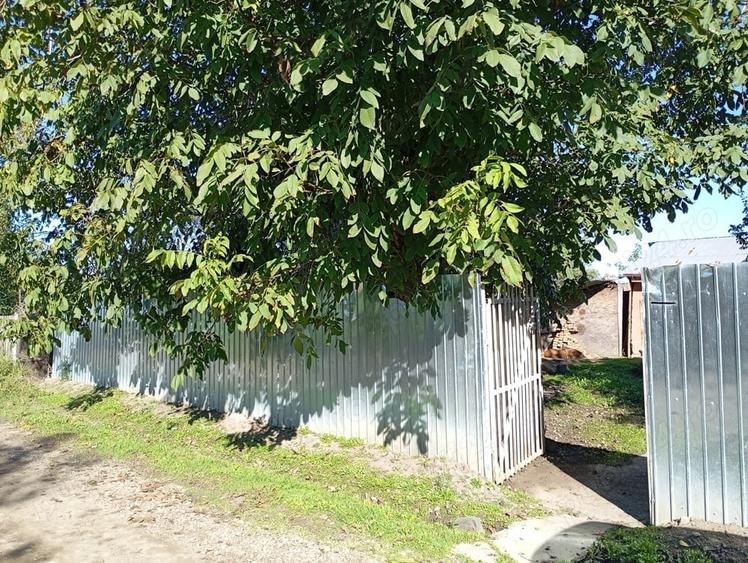 Casă cu 2 camere cu Teren 2134 Mp în Gugești