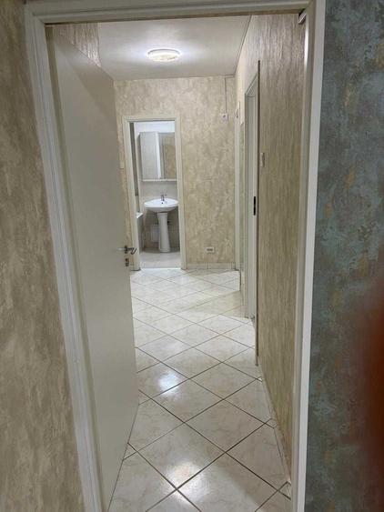Apartament cu 3 camere decomandat, mobilat în Doamna Ghica