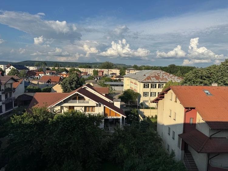 Apartament cu 3 camere decomandat în Ultracentral