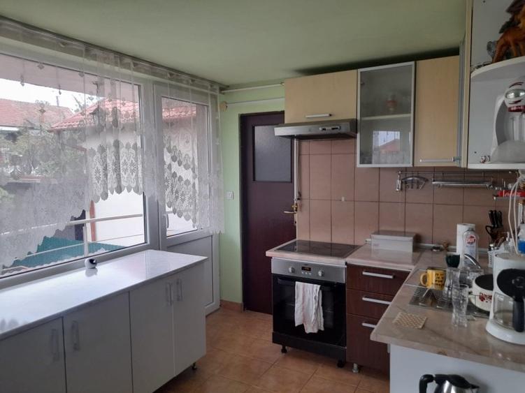Casă individuală cu 5 camere cu Canalizare în Mureșeni
