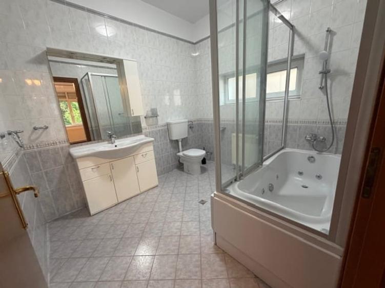 Casă cu 7 camere cu Canalizare în Herăstrău