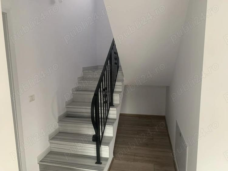Casă cu 5 camere cu Teren 400 Mp în Valea Adâncă