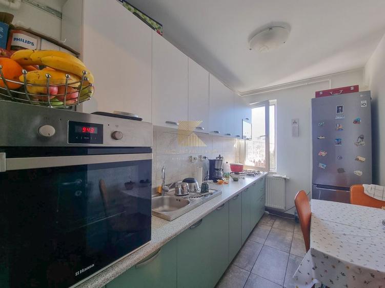 Apartament cu 3 camere semidecomandat în Gării