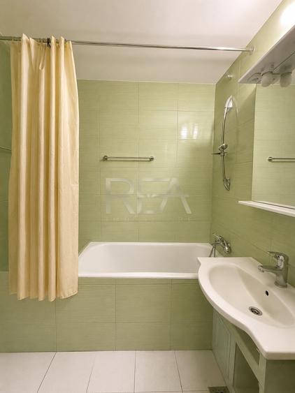 Apartament cu 3 camere decomandat în Drumul Taberei