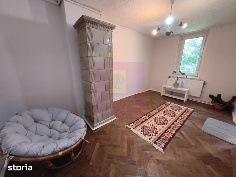 Casă cu 1 camere semidecomandat cu Teren 36 Mp în Victoriei