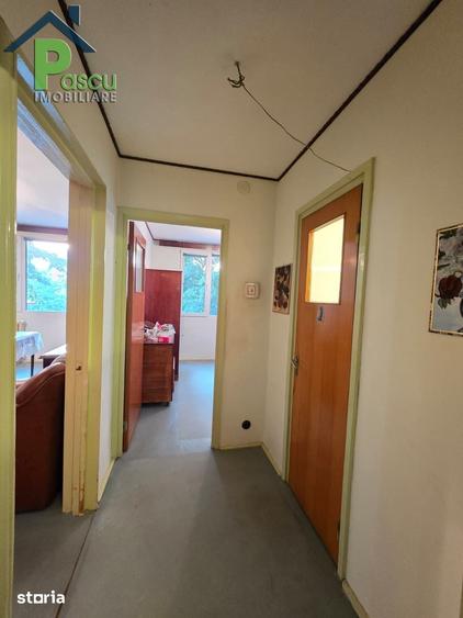 Apartament cu 3 camere semidecomandat în Giurgiului