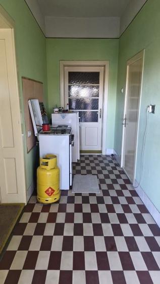 Casă individuală cu 4 camere cu Canalizare în Central