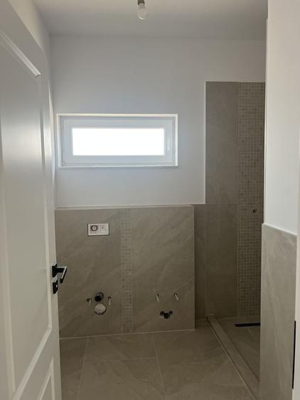 Duplex cu 5 camere cu Canalizare în Ghiroda