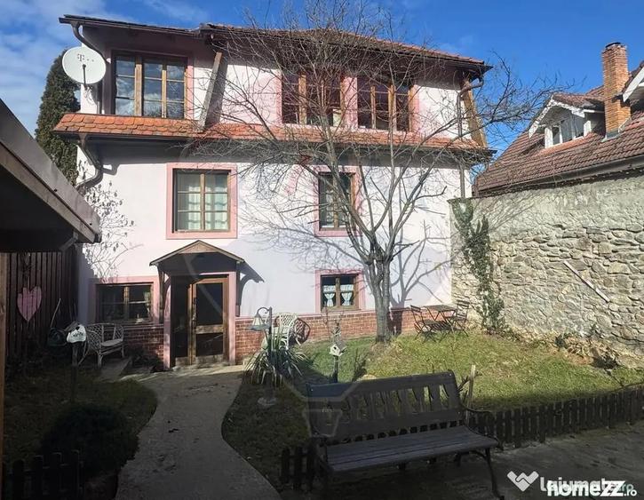 Casă cu 3 camere cu Teren 360 Mp în Cisnădioara