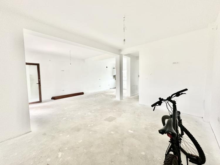 Duplex cu 4 camere cu Canalizare în Moșnița Veche