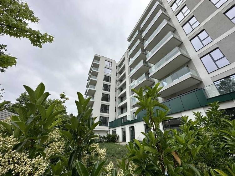 Apartament cu 3 camere decomandat în Străulești