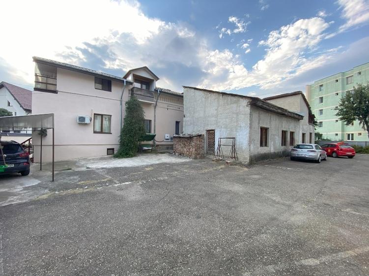 Casă individuală cu 5 camere cu Canalizare în Mărăței