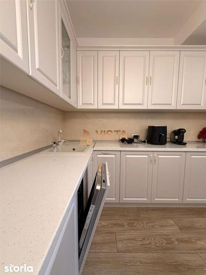 Apartament cu 3 camere, mobilat în Tractorul