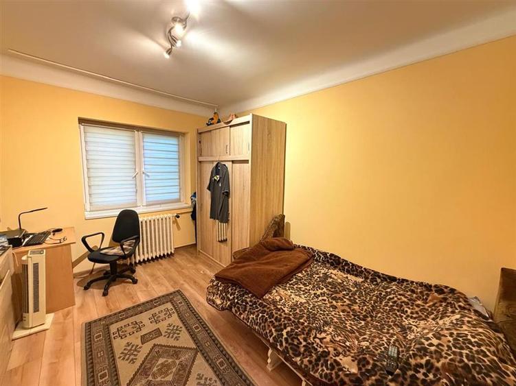 Casă cu 3 camere cu Teren 904 Mp în Spitalul Județean