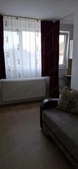 Garsonieră decomandată în Rogerius