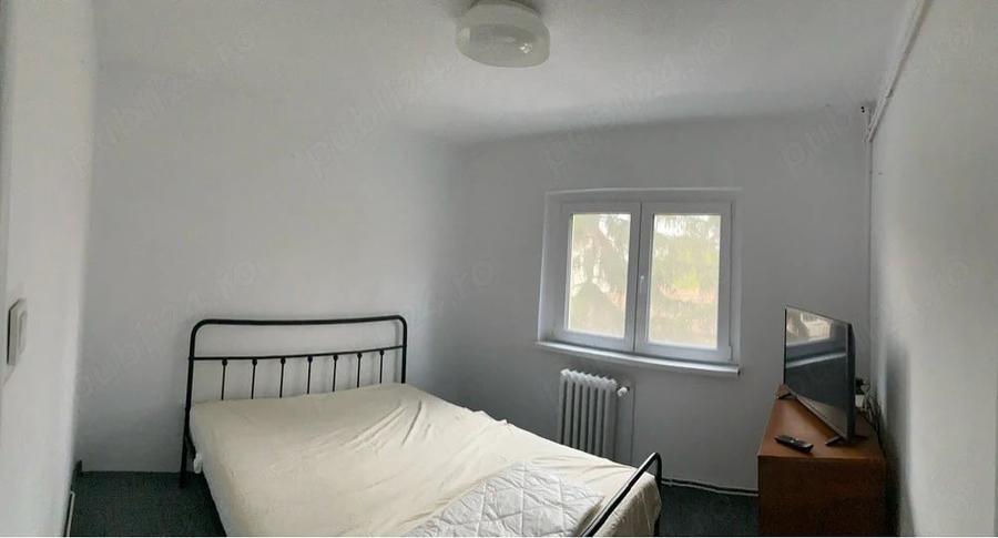 Apartament cu 3 camere decomandat în Aradului