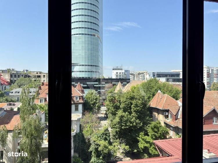 Apartament cu 3 camere decomandat în P-ța Victoriei