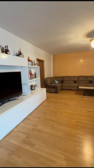 Apartament cu 5 camere decomandat, mobilat în Dorobanți