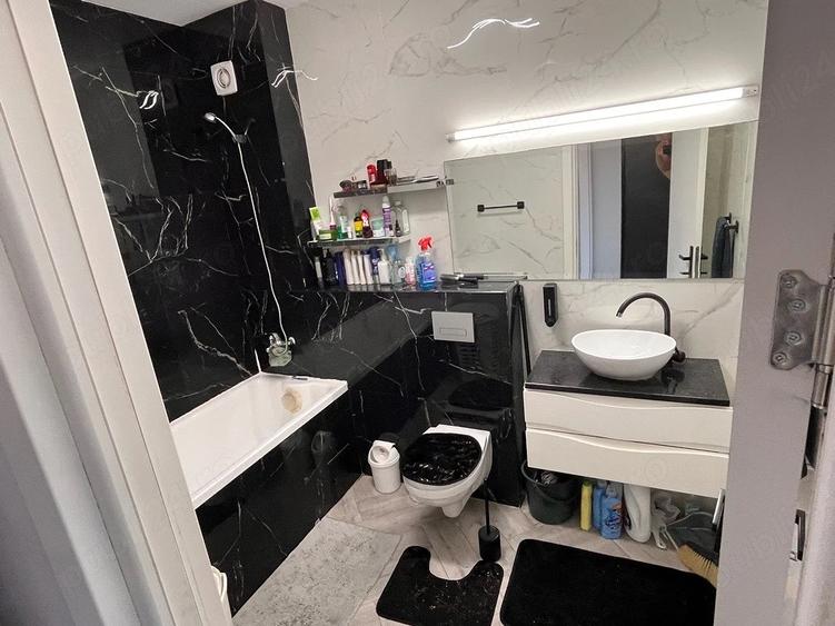 Apartament cu 3 camere nedecomandat în Exterior Vest