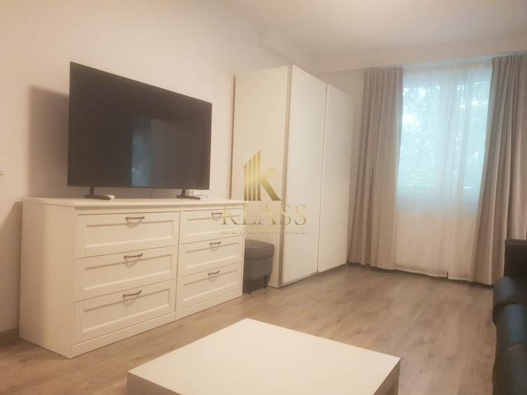 Apartament cu 3 camere semidecomandat, mobilat în Primăverii
