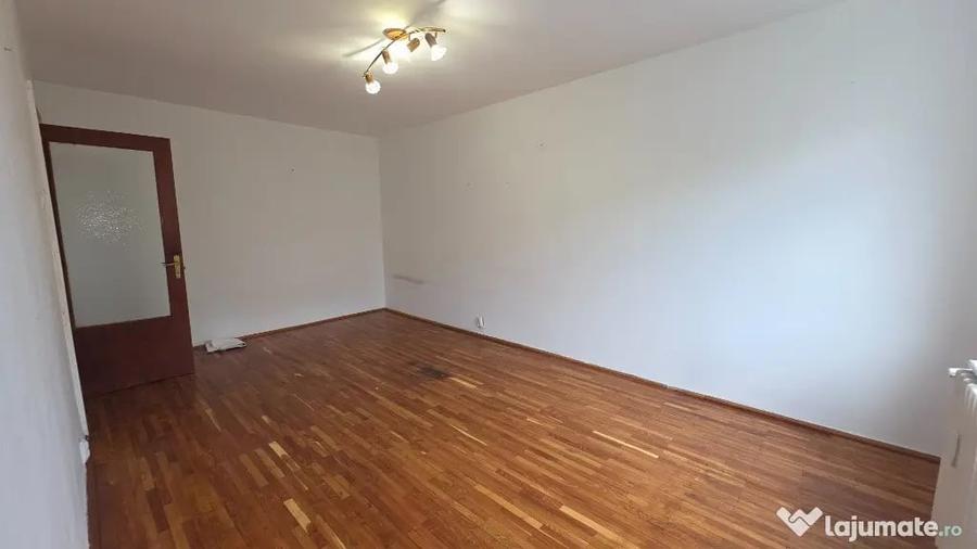 Apartament cu 2 camere decomandat în Titan