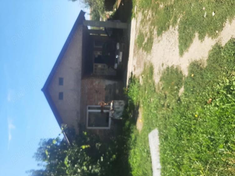 Casă cu 3 camere cu Teren 1300 Mp în Văleni