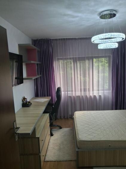Apartament cu 3 camere decomandat în Exterior Vest