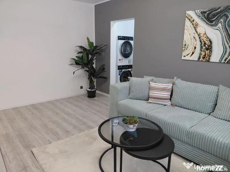 Apartament cu 3 camere semidecomandat în Micro 16