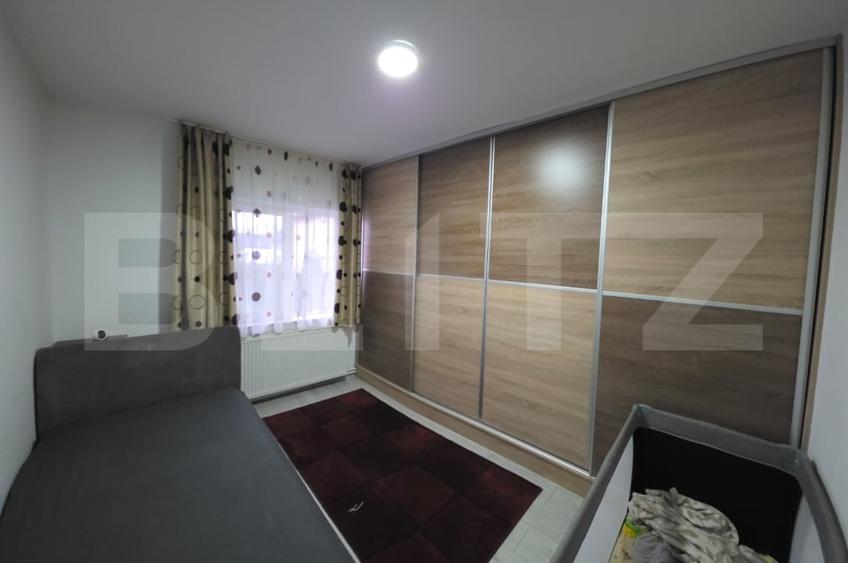 Casă individuală cu 4 camere cu Canalizare în Periferie