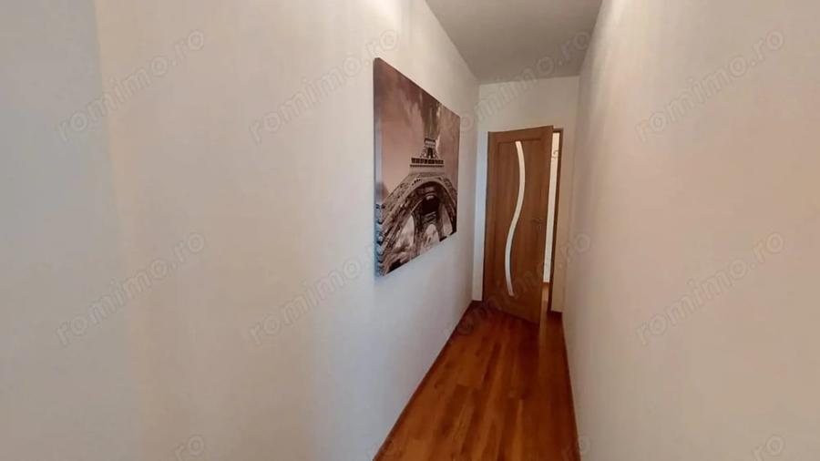 Apartament cu 4 camere decomandat în Ștrand