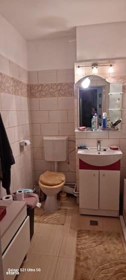 Apartament cu 3 camere decomandat în Ostroveni
