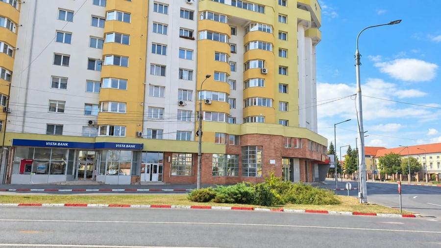 Spațiu comercial, de 800 mp, în Mihai Viteazul