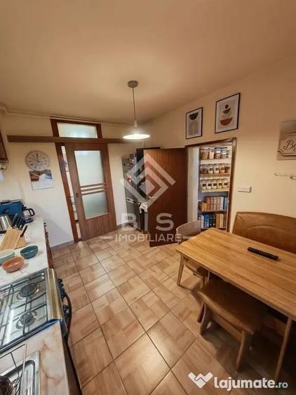Apartament cu 4 camere decomandat în Central