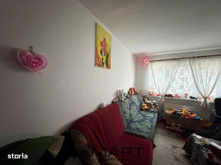 Apartament cu 3 camere decomandat, mobilat în Vasile Aaron