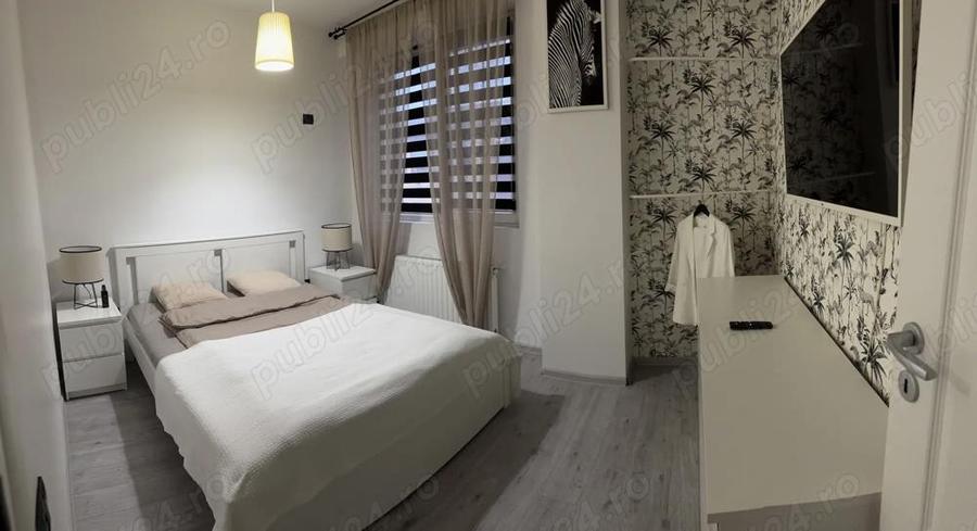 Apartament cu 3 camere decomandat în Roșu