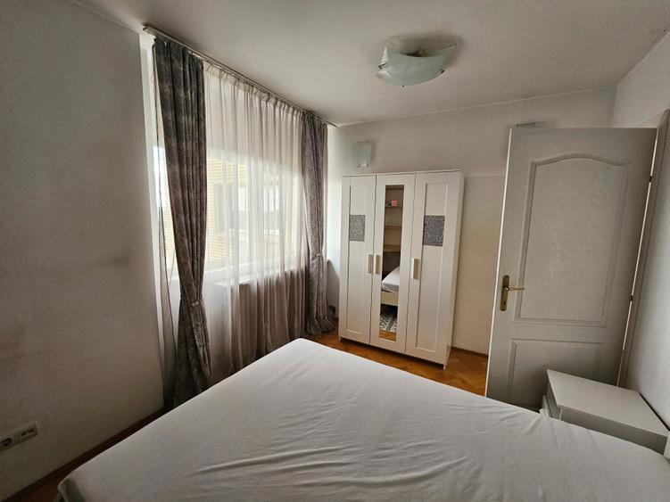 Apartament cu 3 camere semidecomandat în Națiunile Unite